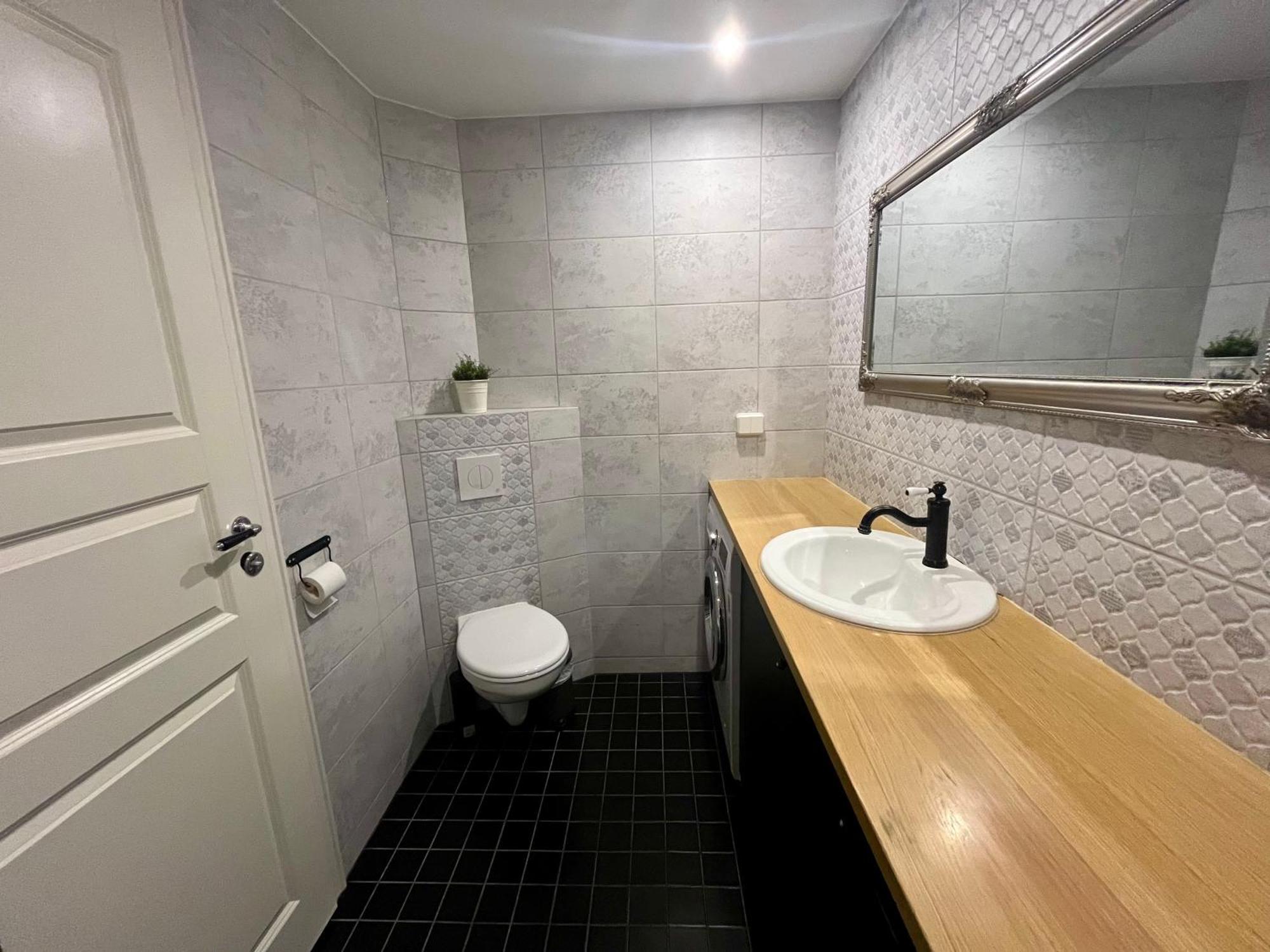 Old Town Apartment - Self Check In Võru Екстериор снимка