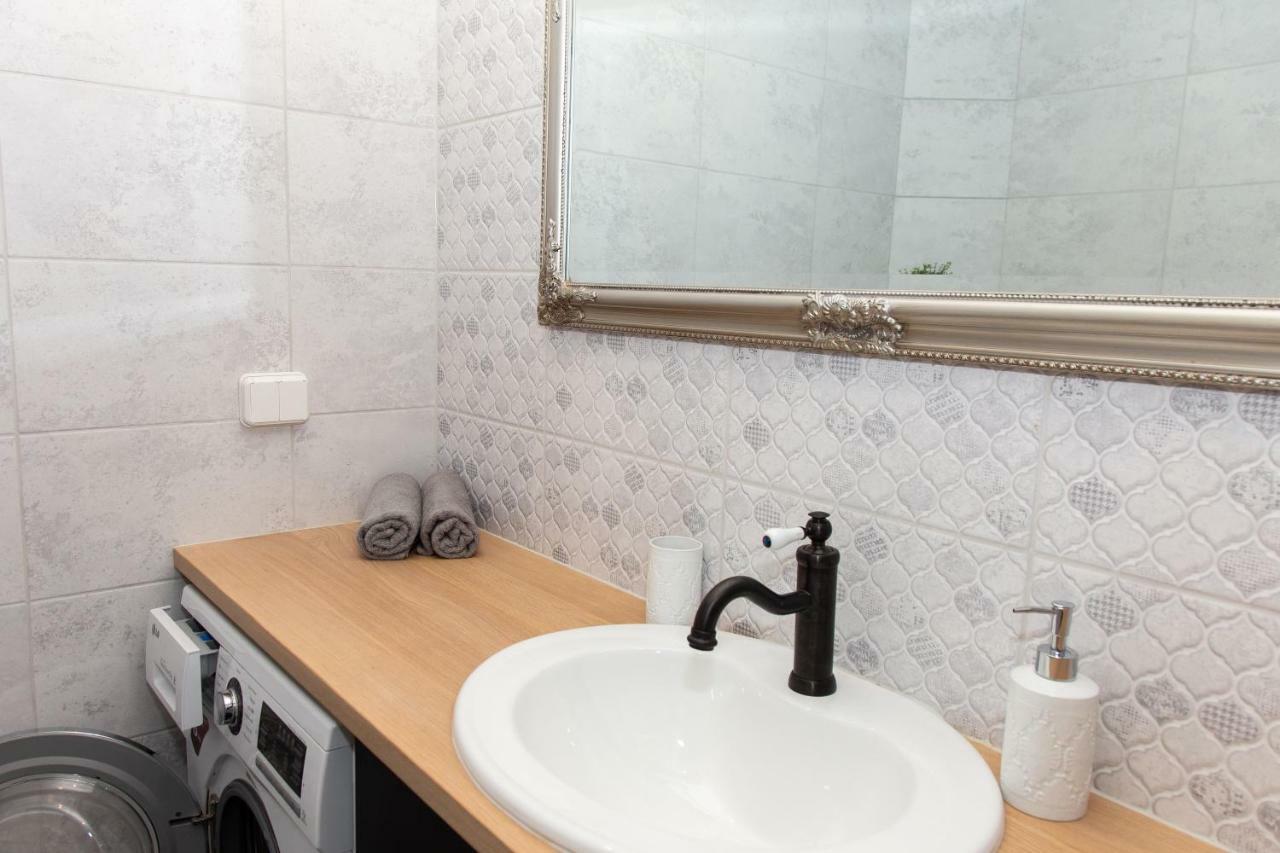 Old Town Apartment - Self Check In Võru Екстериор снимка